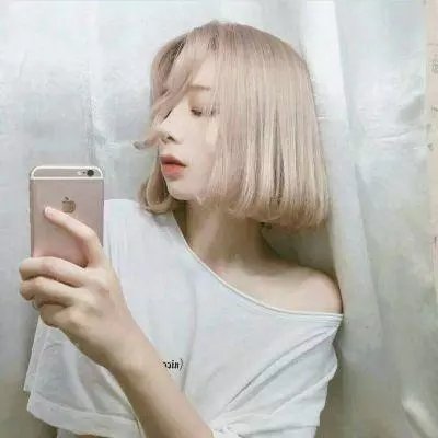 出位俏娇娃